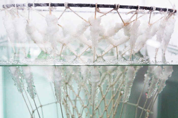 salt, karlijn sibbel, growth, textile hardener, crystal formation, arts and science, design, cotton wires, frame, studio karlijn sibbel